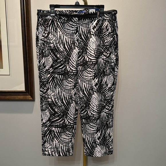 Apt 9 Torie mid rise polyester torie capri pants NWT 12 - Picture 2 of 9